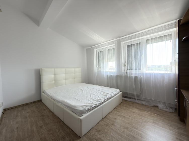 Apartament cu 3 camere semidecomandat, mobilat în Bucovina