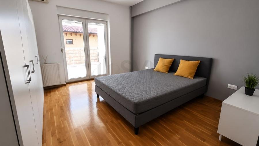 Apartament cu 2 camere decomandat, mobilat în Nordului