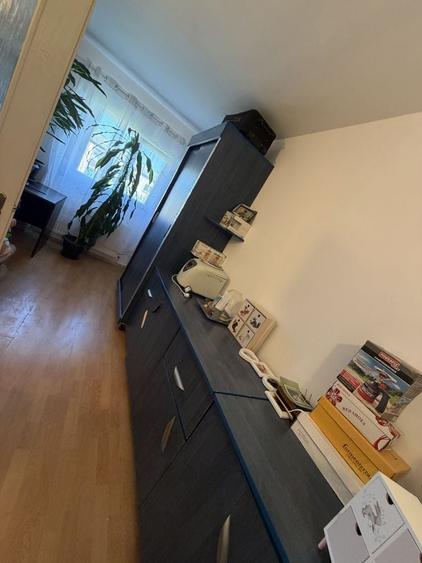 Apartament cu 3 camere semidecomandat în Zamfirescu