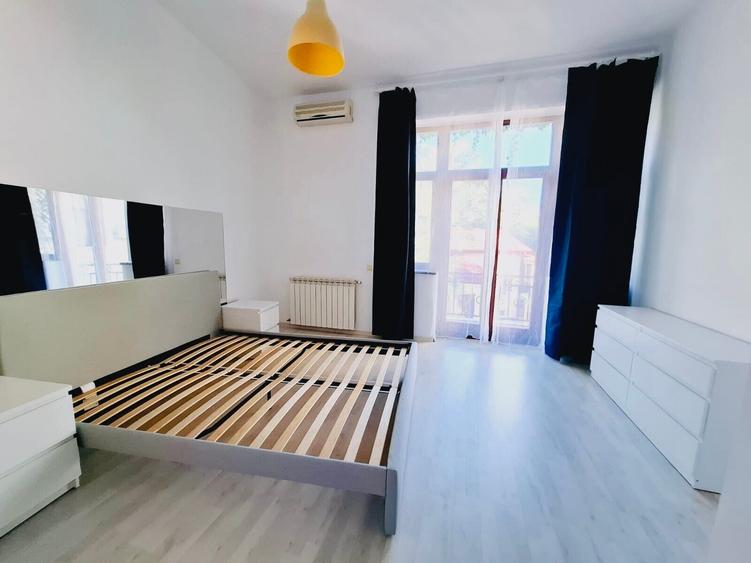 Apartament cu 3 camere decomandat, mobilat în Universitate