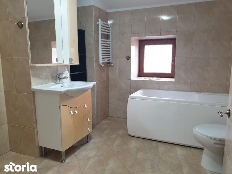 Apartament cu 4 camere în Central