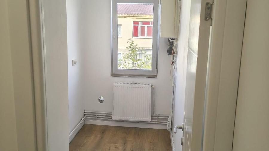 Apartament cu 2 camere semidecomandat în Vasile Alecsandri