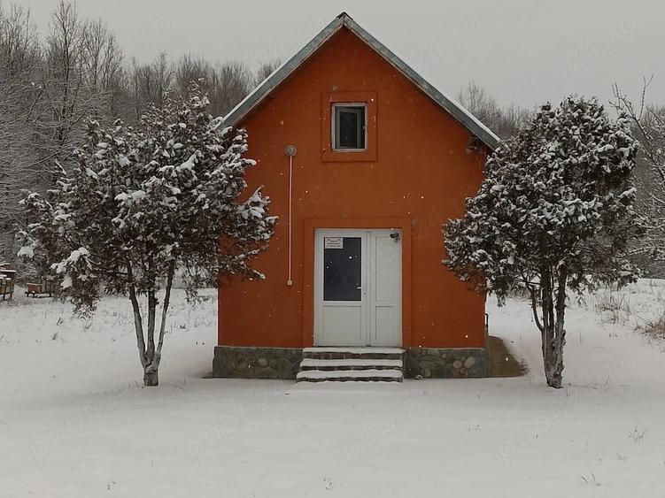 Casă cu Teren 13800 Mp în Obreja