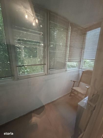 Apartament cu 3 camere semidecomandat în Aradului