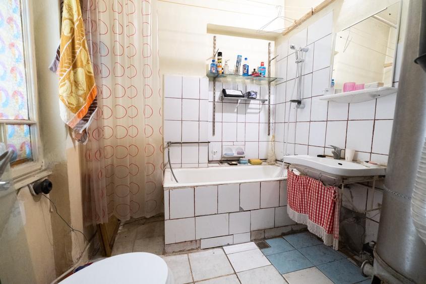 Apartament cu 2 camere semidecomandat în Horea