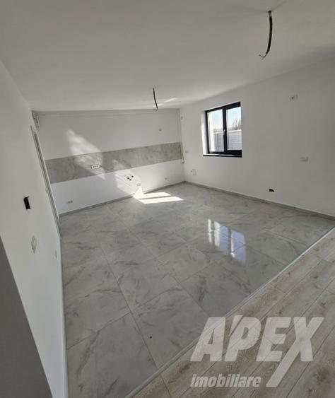 Casă individuală cu 5 camere cu Canalizare în Central