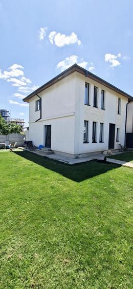 Casă cu 4 camere în Preajba