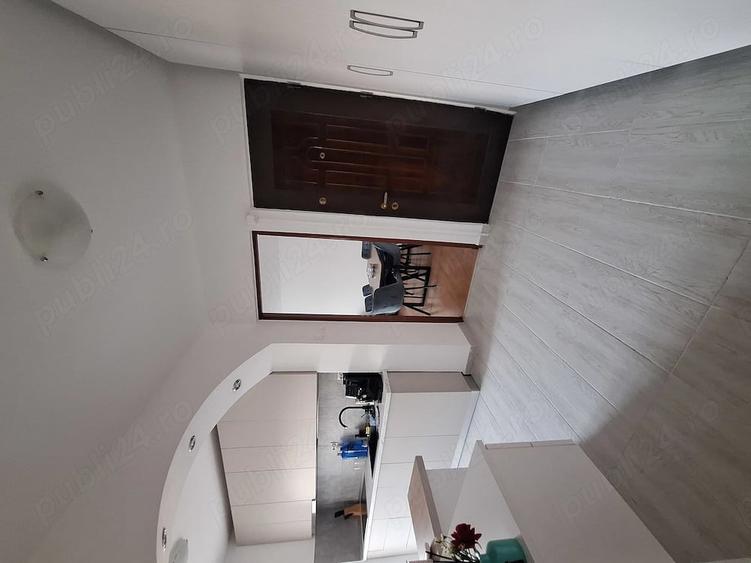 Apartament cu 3 camere decomandat în Rogerius