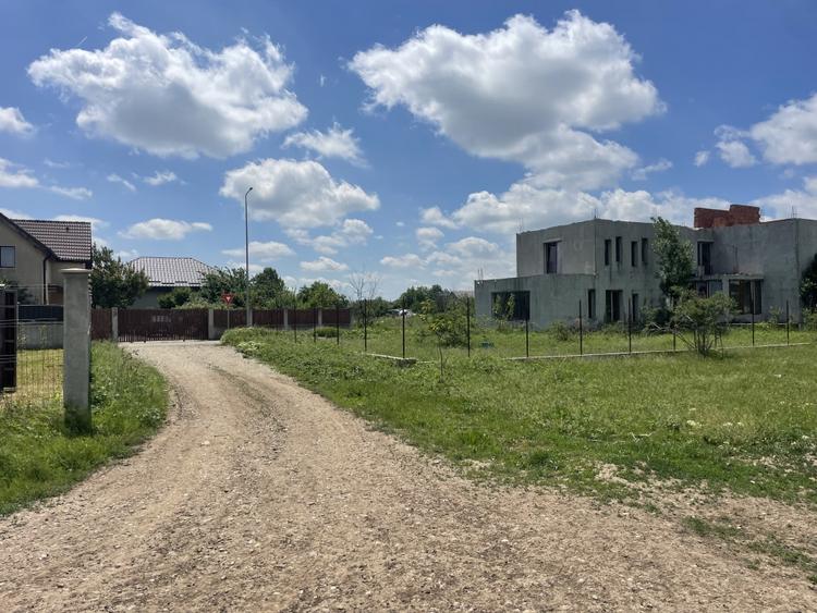 Teren Construcții intravilan de 1500 mp, în Domnești