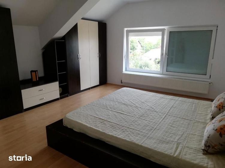 Casă cu 6 camere cu Canalizare în Central