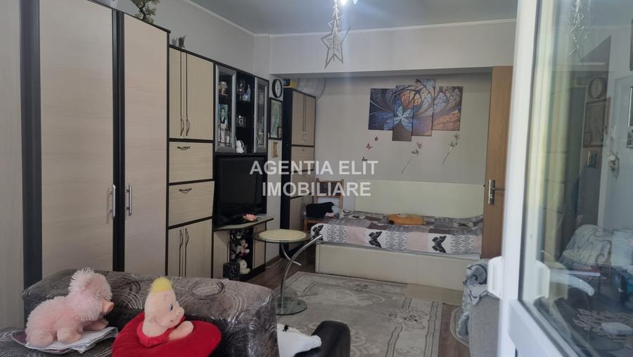 Garsonieră decomandată, mobilată în Central