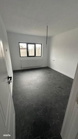 Casă cu 2 camere cu Teren 370 Mp în Ișalnița