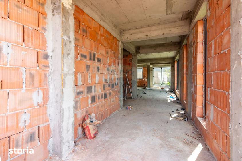 Casă cu 5 camere cu Teren 264 Mp în Central