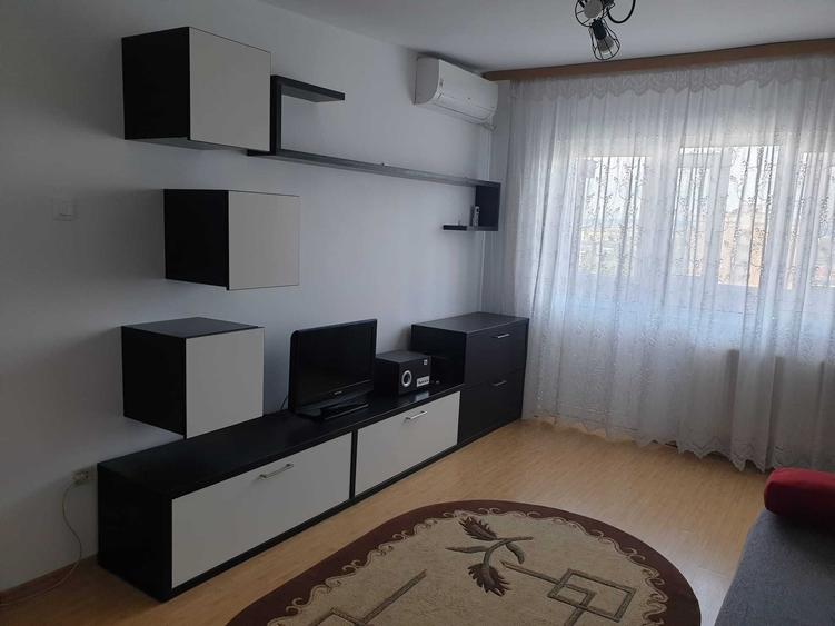 Apartament cu 2 camere decomandat în Vest