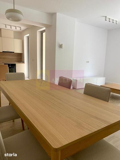Apartament cu 4 camere decomandat în Central