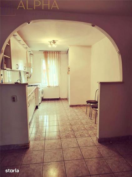 Apartament cu 3 camere decomandat în Central