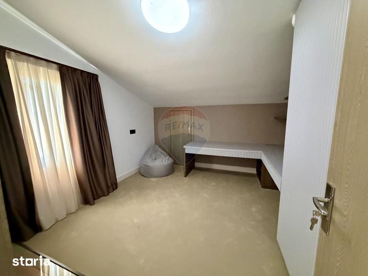 Casă cu 4 camere cu Teren 422 Mp în Central