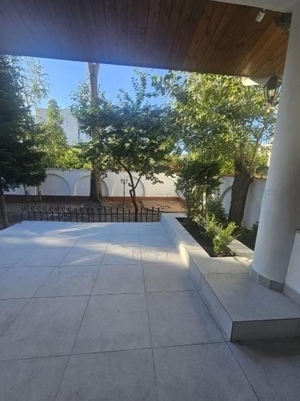 Casă individuală cu 5 camere cu Canalizare în Herăstrău