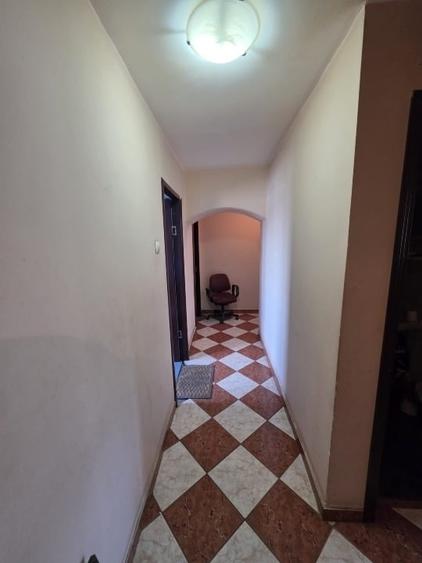 Apartament cu 4 camere decomandat în Rahova