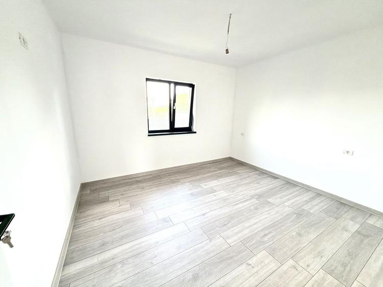 Casă cu 4 camere cu Teren 400 Mp în Hemeiuș