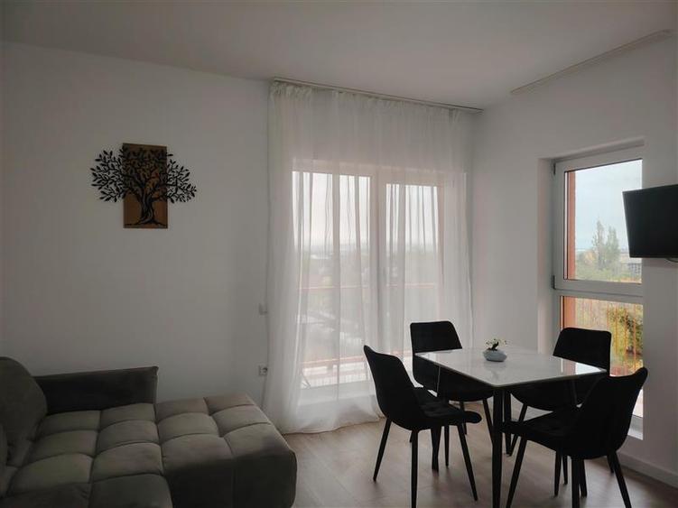 Apartament cu 3 camere decomandat, mobilat în Nord