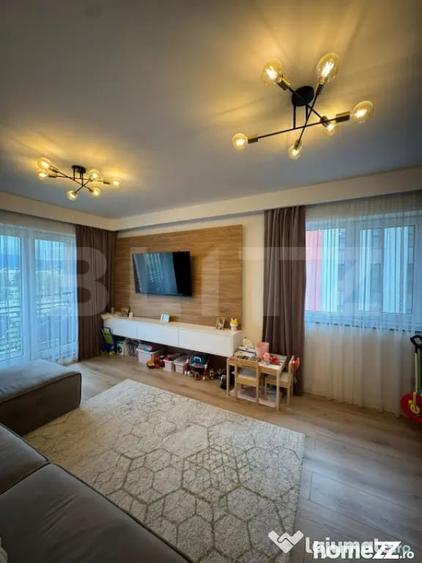 Apartament cu 3 camere decomandat în 13 Decembrie