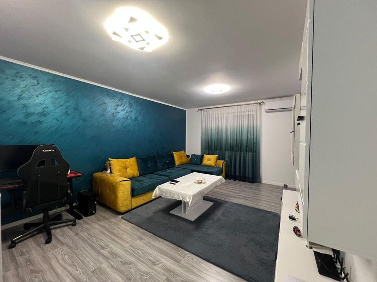 Apartament cu 3 camere decomandat, mobilat în Exterior Nord