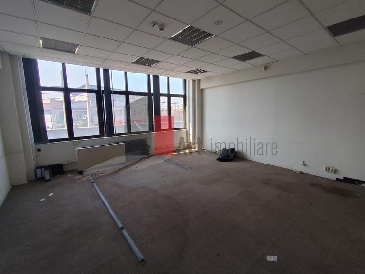 Spațiu comercial, de 925 mp, în Bucureștii Noi