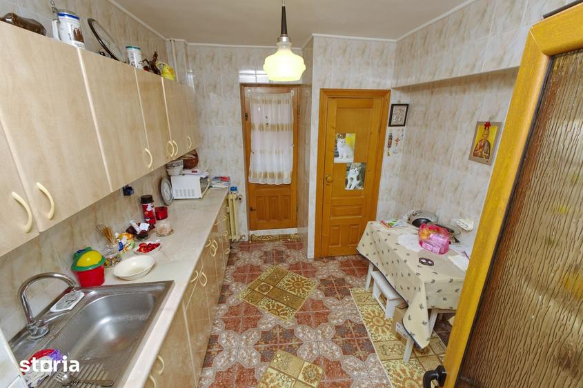 Apartament cu 3 camere decomandat în Mazepa 1
