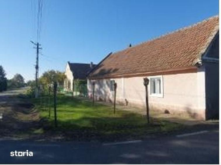 Casă cu 2 camere cu Teren 1386 Mp în Central