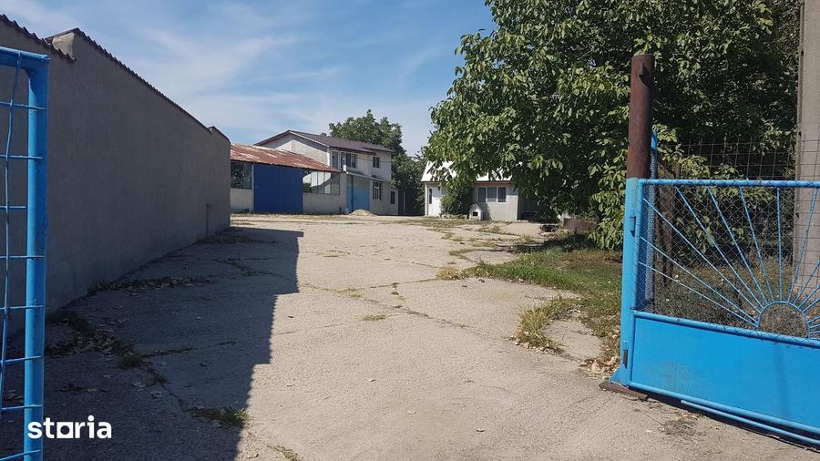 Spațiu comercial, de 414 mp, în Mărăcineni