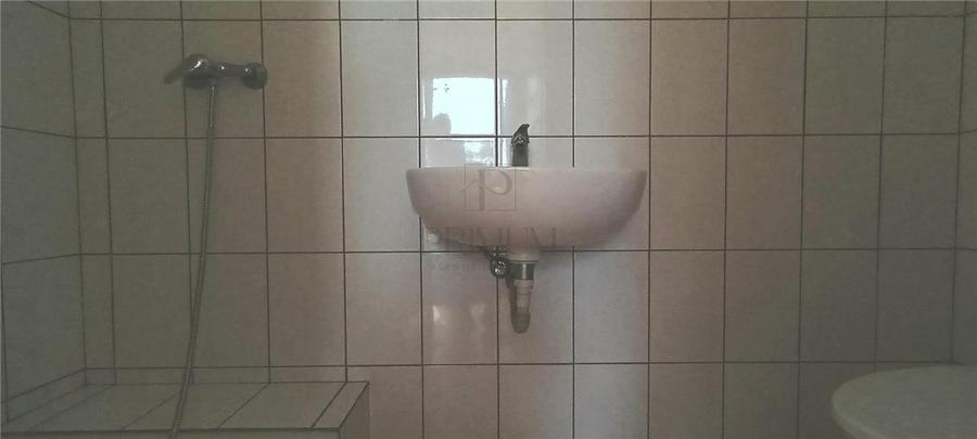 Casă individuală cu 11 camere cu Canalizare în Elisabetin