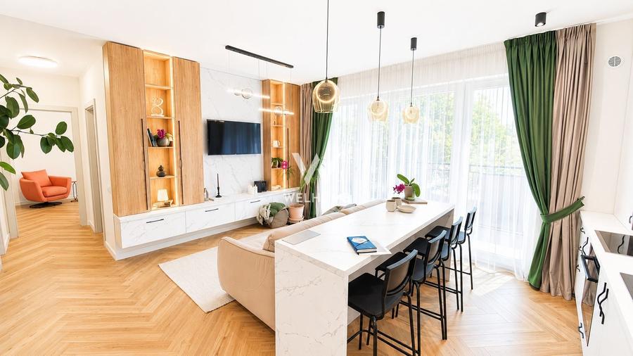Apartament cu 3 camere semidecomandat, mobilat în Turnișor