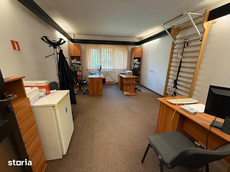 Apartament cu 4 camere decomandat în Canta
