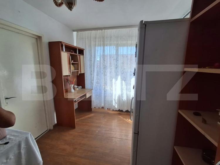 Apartament cu 2 camere semidecomandat, mobilat în Podul de Piatră