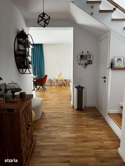 Casă cu 5 camere cu Teren 457 Mp în Corbeanca