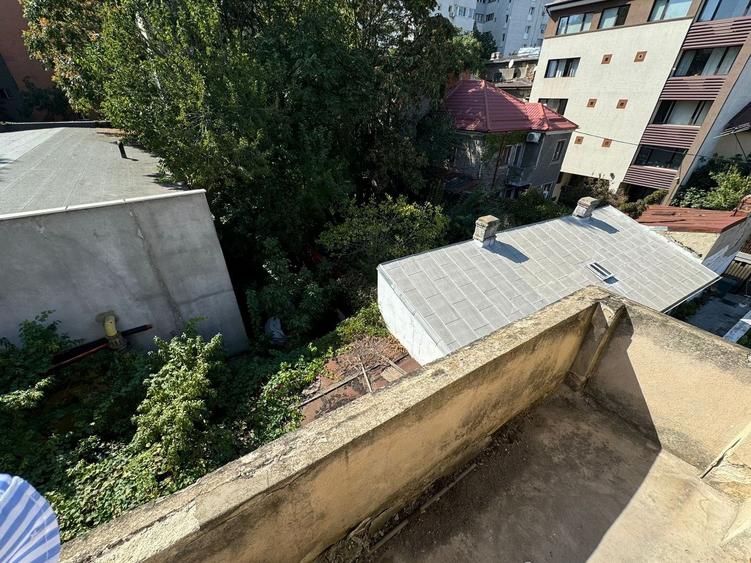 Duplex cu 7 camere cu Canalizare în Dorobanți