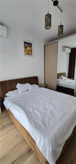 Apartament cu 4 camere decomandat, mobilat în 9 Mai