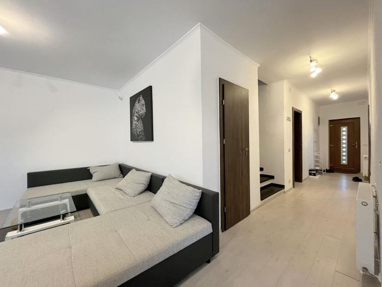 Duplex cu 5 camere cu Canalizare în Dumbrăvița