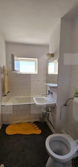 Apartament cu 3 camere decomandat în Simeria