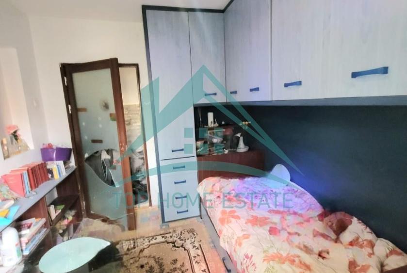 Apartament cu 4 camere semidecomandat, mobilat în Mănăștur