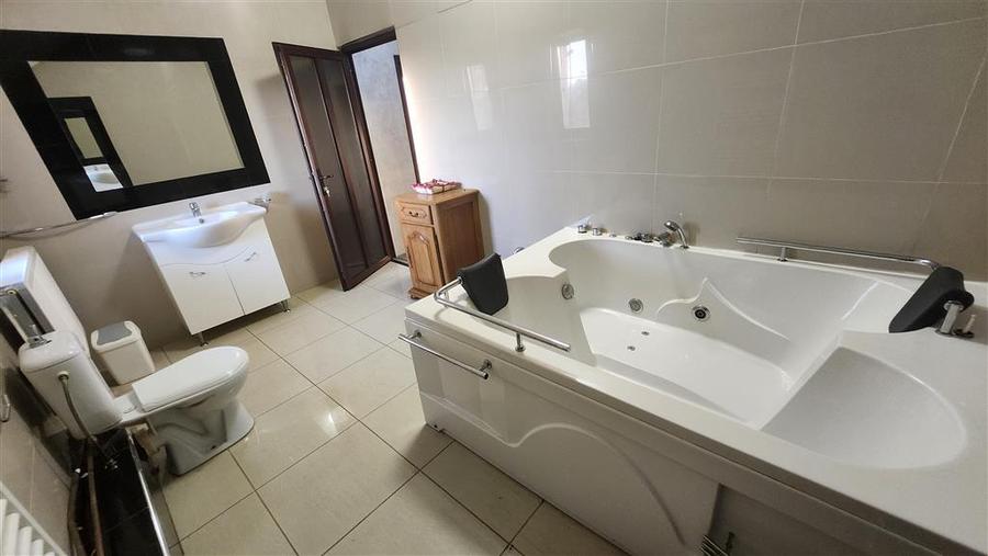 Casă individuală cu 5 camere cu Canalizare în Exterior Nord