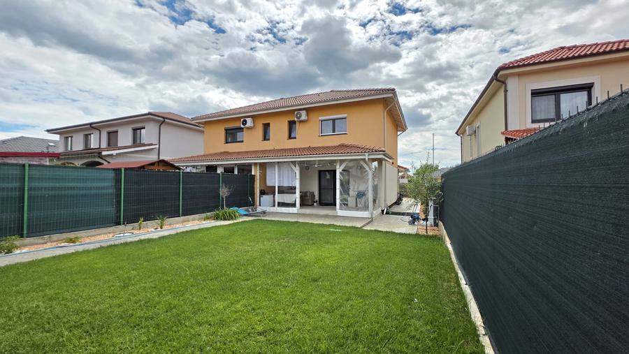 Duplex cu 4 camere cu Canalizare în Dumbrăvița