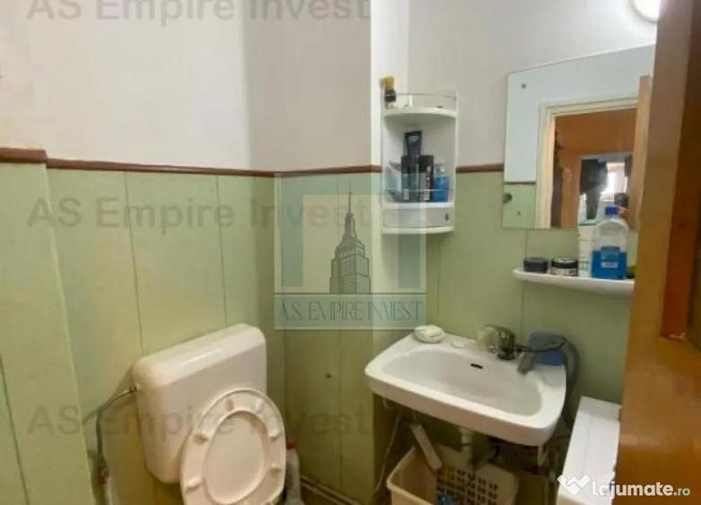 Apartament cu 3 camere decomandat în Răcădău