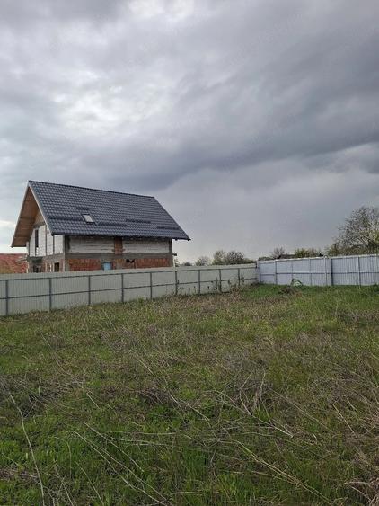 Teren de 900 mp, în Valea Largă