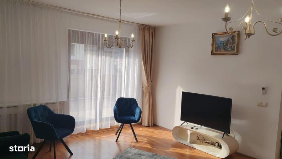 Apartament cu 3 camere, mobilat în Central
