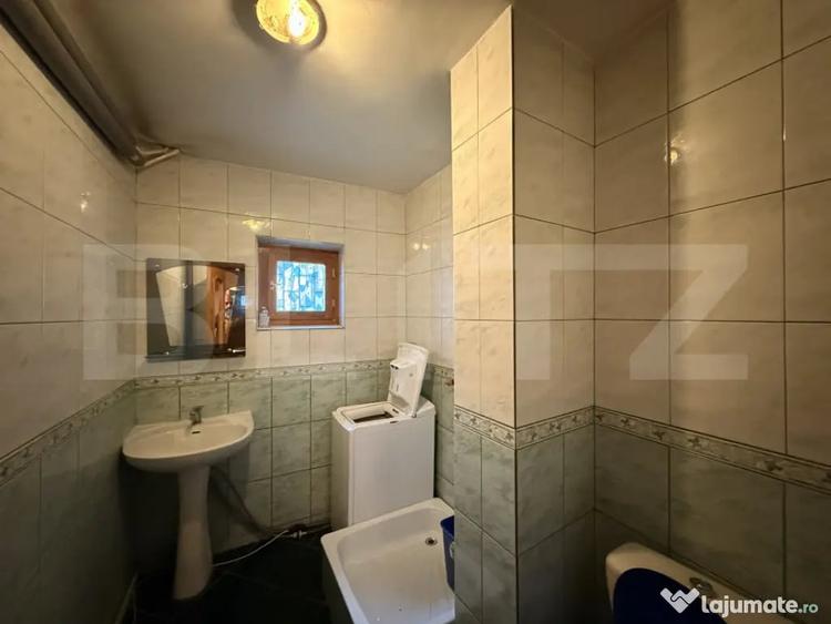 Apartament cu 4 camere decomandat în Rovine