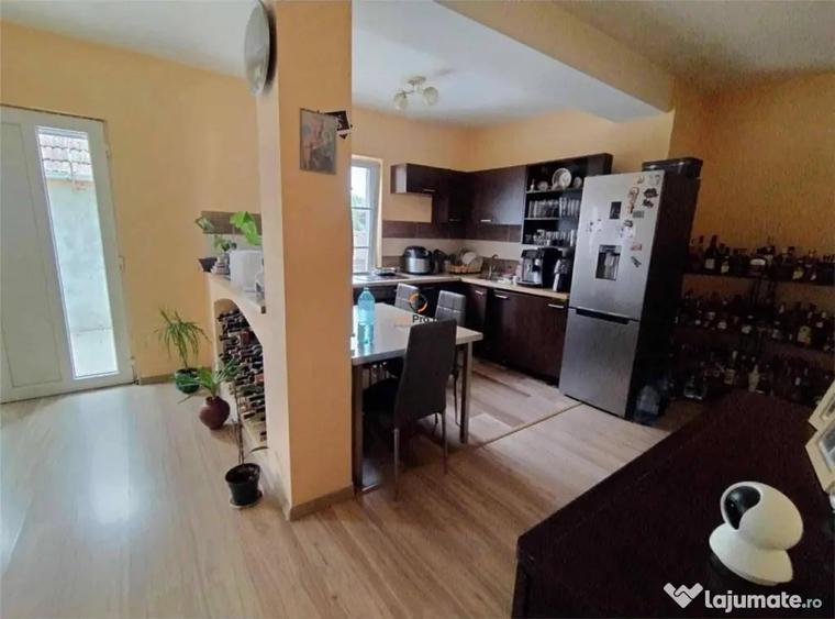 Doua Case In Curte Cenei La 28 Km De Timisoara - 14