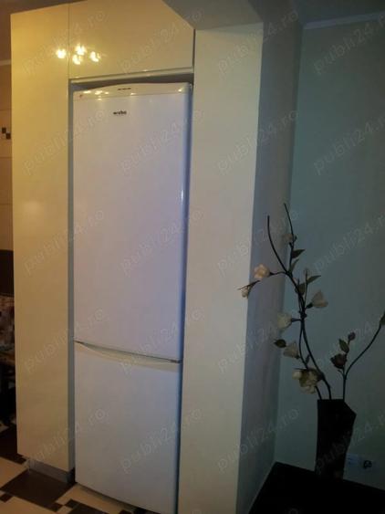 Apartament cu 3 camere decomandat în Berceni