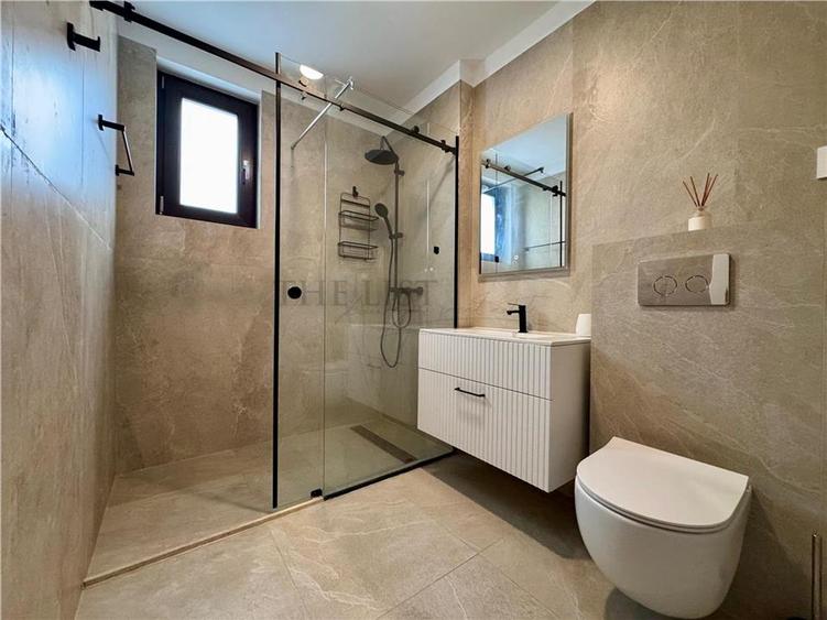 Duplex cu 6 camere cu Canalizare în Pipera